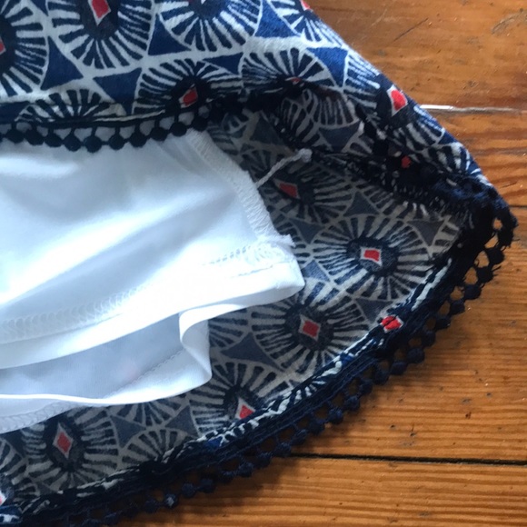 Old Navy Geometric Print Skirt - Picture 6 of 9